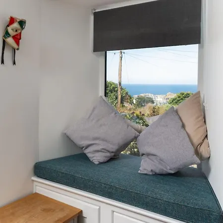 Gwel Porth - - Sea Views *